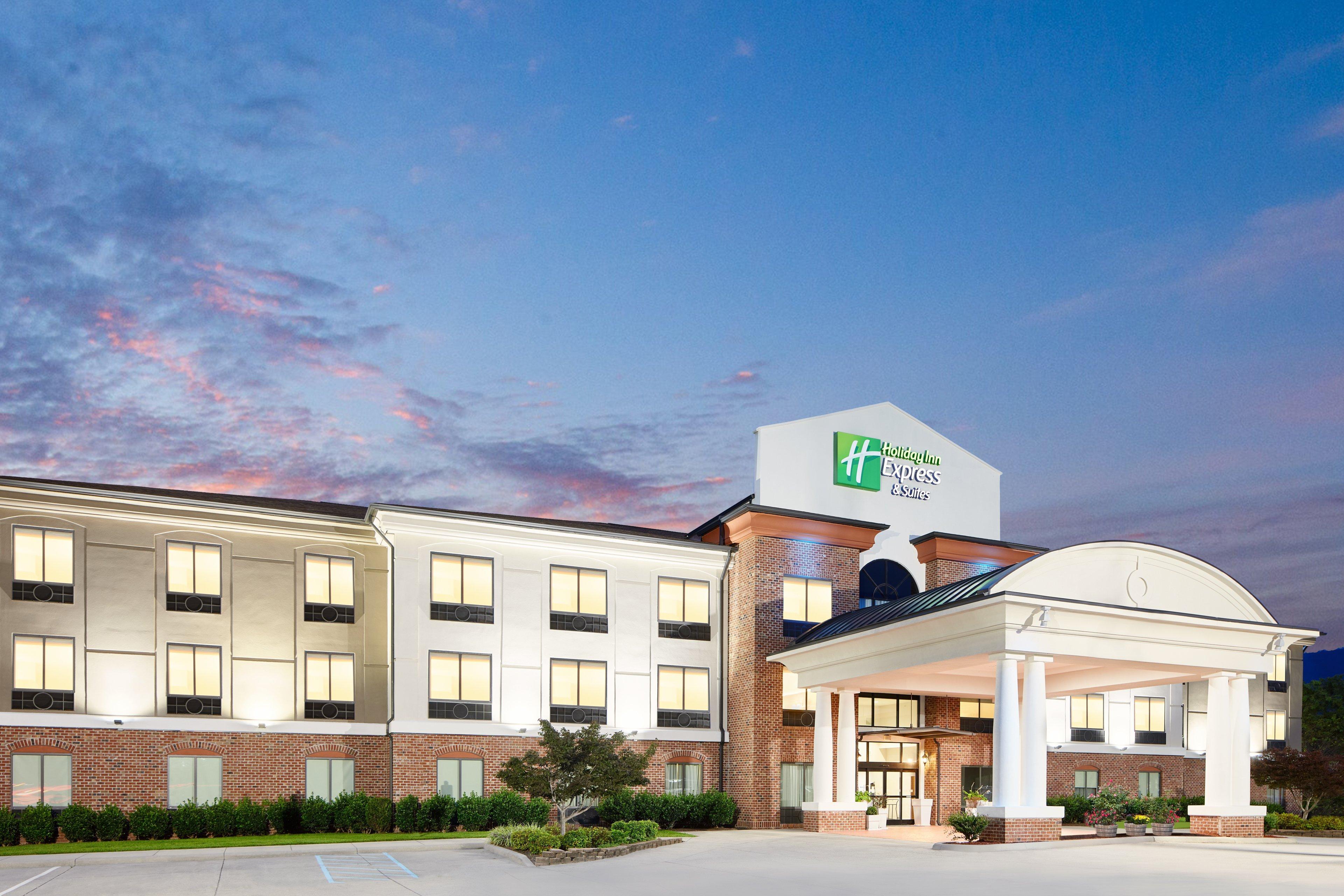 Holiday Inn Express Hotel & Suites Salem By Ihg Exterior photo