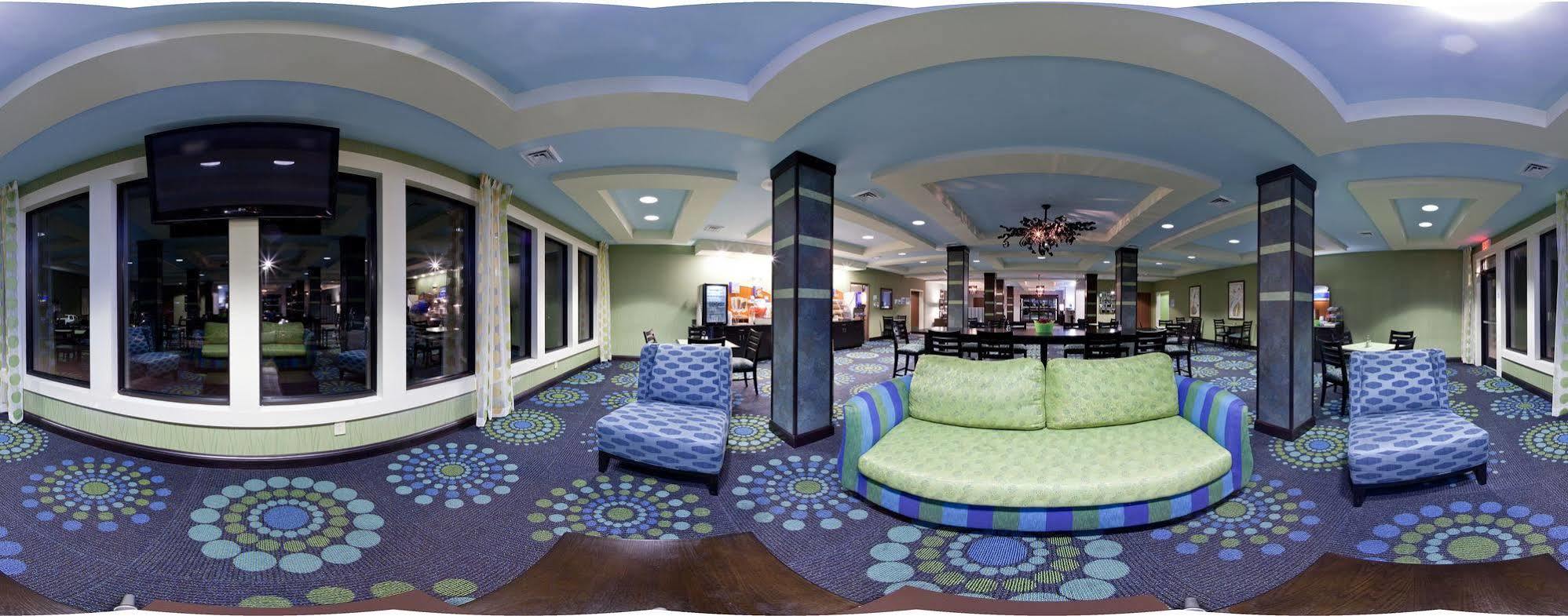 Holiday Inn Express Hotel & Suites Salem By Ihg Exterior photo